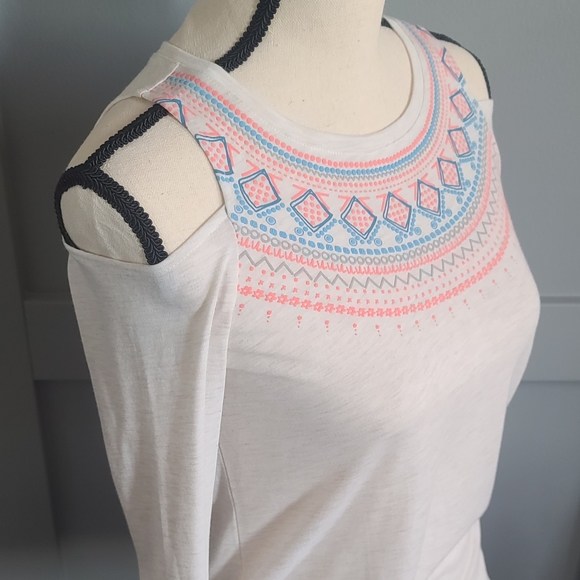 Girl's Top - Picture 2 of 4